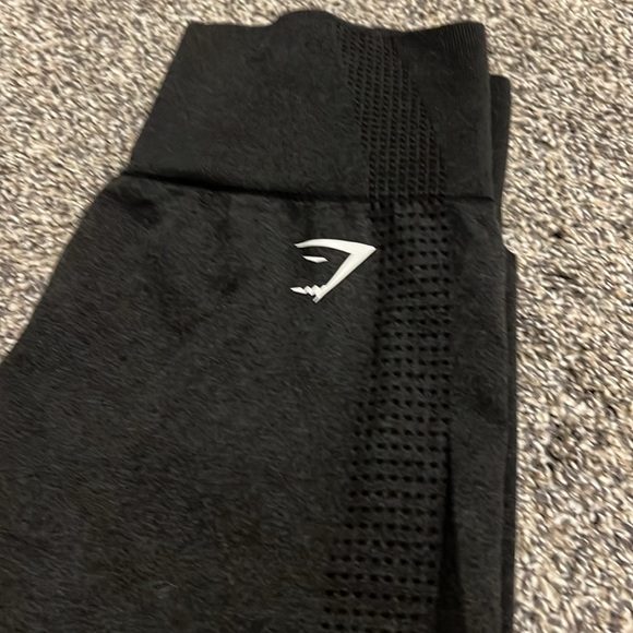 Gym shark leggings. - Picture 2 of 3